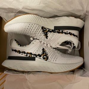 Brand new Nike tennis shoes.